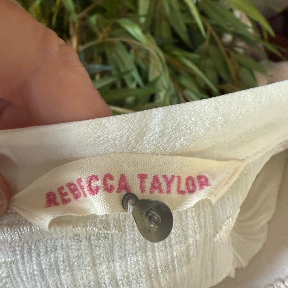 REBECCA TAYLOR 100 percent silk short sleeve capped sheer top very good cond - Picture 3 of 12